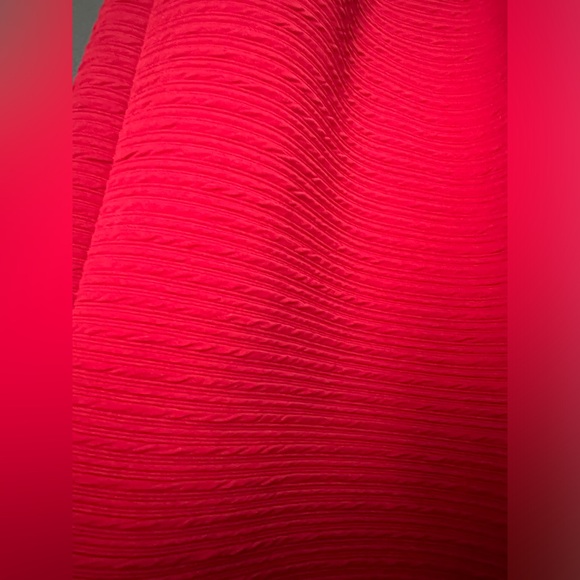 Be a 🔥smoke show🔥 in this red dress! - Picture 4 of 6